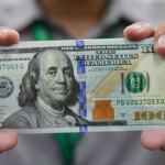 Dolar AS Menguat ditengah Ketidakpastian Perang Dagang AS-China